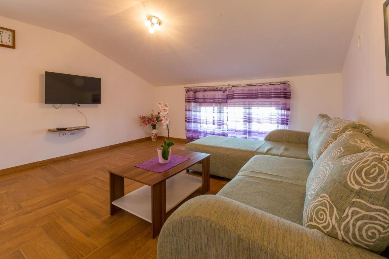 Jasminka Loncaric Apartment Crikvenica Exterior photo