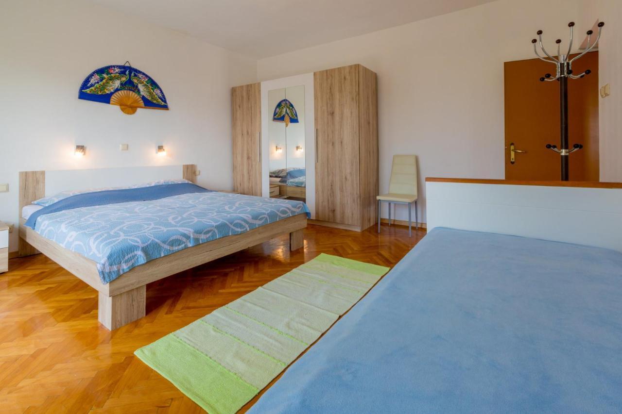 Jasminka Loncaric Apartment Crikvenica Exterior photo